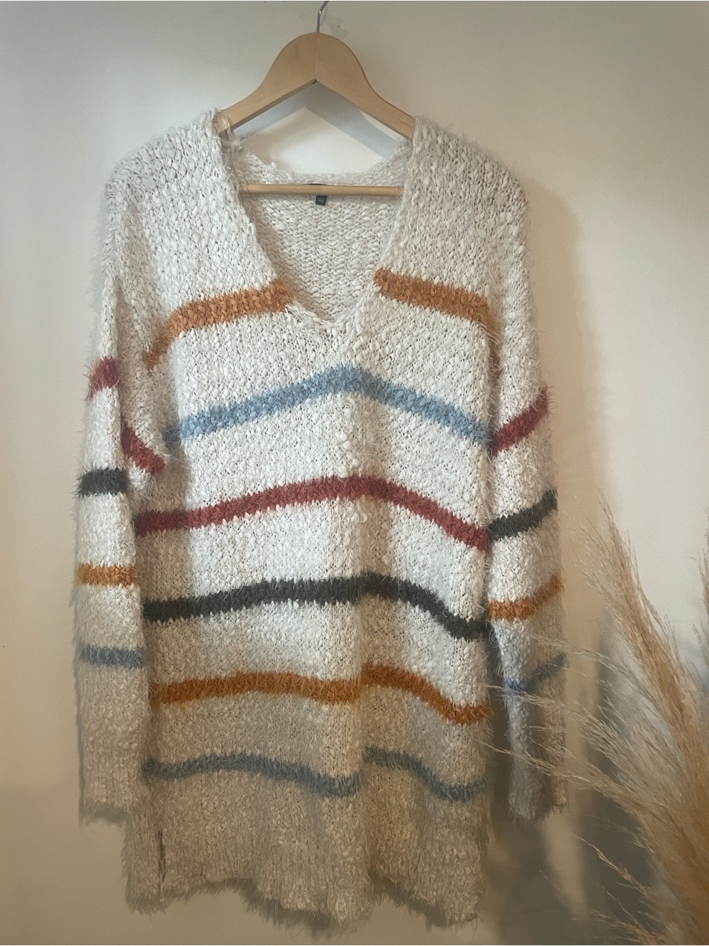 Staccato Cream V-Neck Sweater with Multicolor Stripes Sz L B136